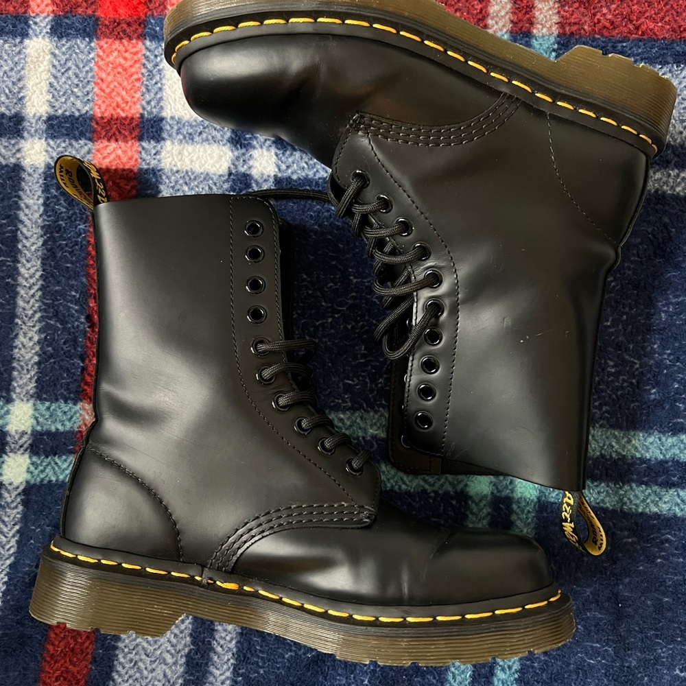 Dr. Martens unisex fit 1490 10 eye, smooth leather mid calf boot black 6